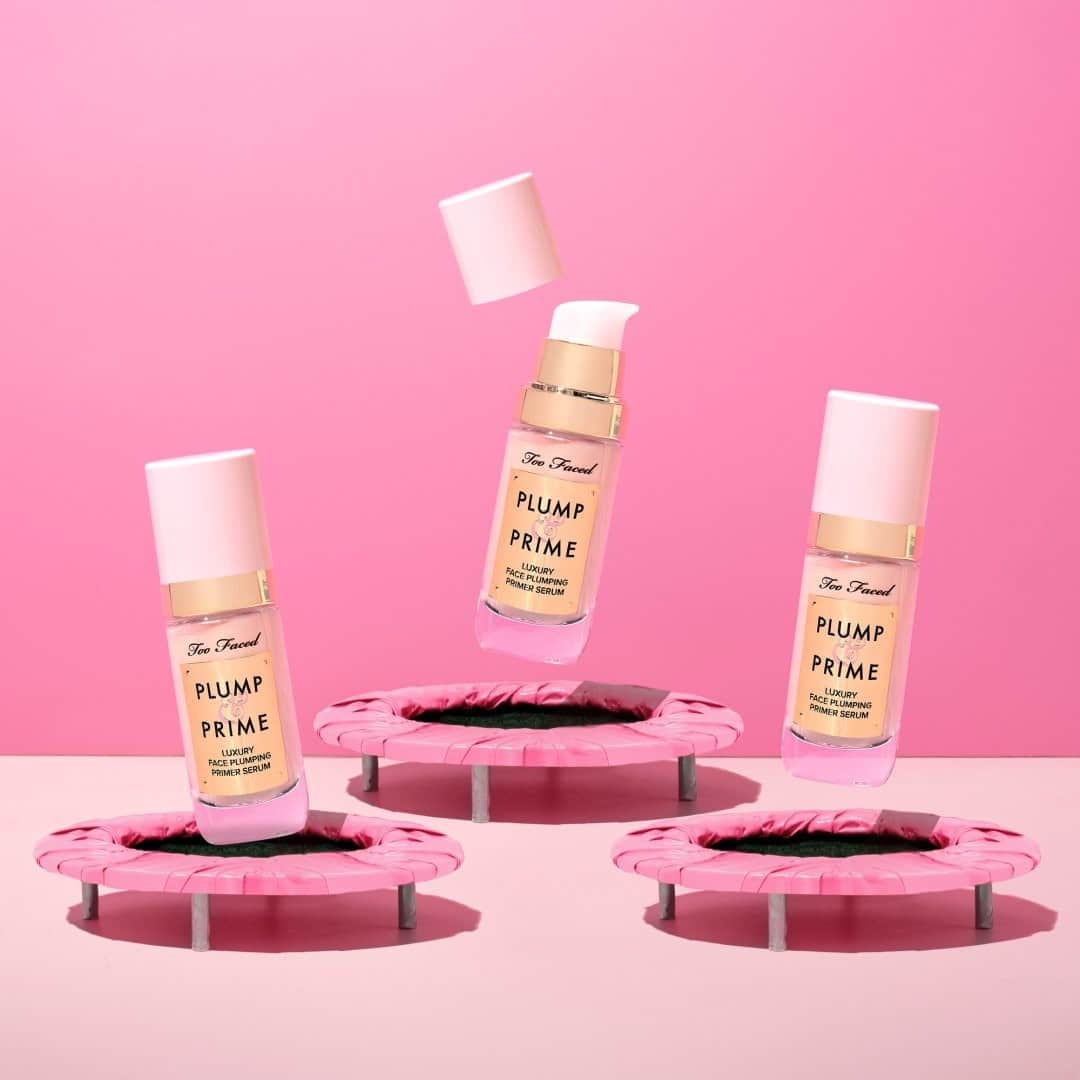 Too Facedのインスタグラム：「Say it with us: BACK IN STOCK‼️ Plump your skin with moisture, improve texture & minimize the appearance of pores with our superstar Plump & Prime Serum! 💖 #toofaced」