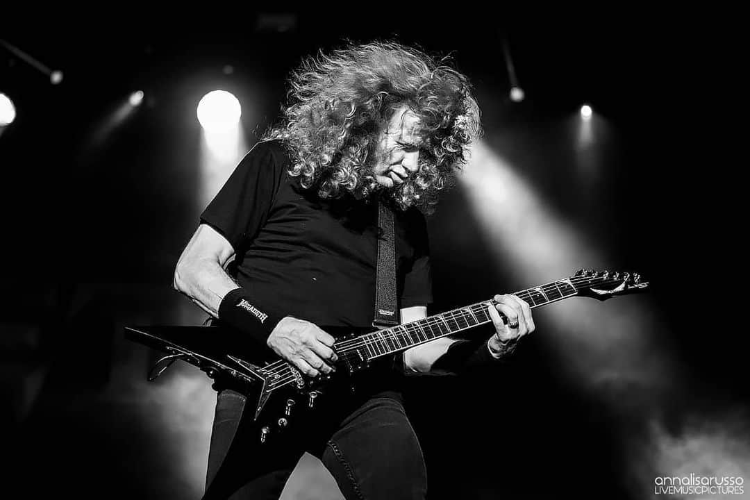 Megadethのインスタグラム：「It’s #THURSDAVE! Brigade members (free trial & paid) let’s get this chat mosh roaring! Anyone can listen in for FREE! You don't want to miss The Dave Mustaine Show at noon PT / 3pm ET only on gimmemetal.com」