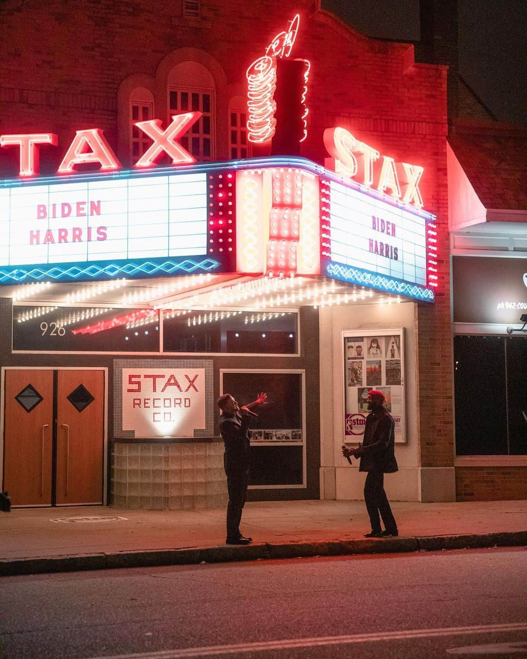 ジャスティン・ティンバーレイクさんのインスタグラム写真 - (ジャスティン・ティンバーレイクInstagram)「Gotta give Memphis a moment here. It’s my hometown, but it’s also a big part of music history and American history. @StaxMuseum is home to the greatest hits of Otis Redding — it’s also, sadly, where we lost Dr. Martin Luther King Jr. in 1968. Felt fitting to celebrate this new administration here. Our song BETTER DAYS is out now... with a special version including a message by Gospel Legend @KirkFranklin. Link in my bio (and stories) to get it.」1月22日 4時46分 - justintimberlake