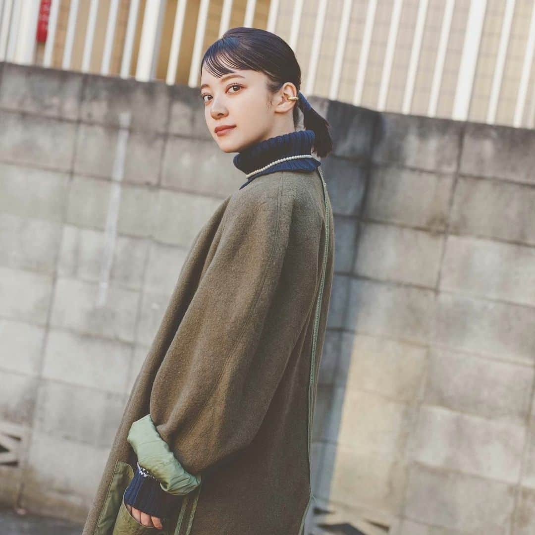 のインスタグラム：「おはよ🥱  今日もがんばろっ  ﻿ ﻿ ﻿ ﻿ ﻿ #ボブヘアー#セルフメイク#カラーメイク #コーデ#ヘアアレンジ#ootd﻿ #ショートヘア#セルフィー#ナチュラルメイク#メイク#裸眼メイク#ビジョビ#ヘアアレンジ動画#作品撮り#黒髪ボブ#作品撮り #l4l #makeup#portrait#port#make#hair#model#giri #ootn #selfie #좋아요반사#팔로우미#맞팔#셀스타그램」