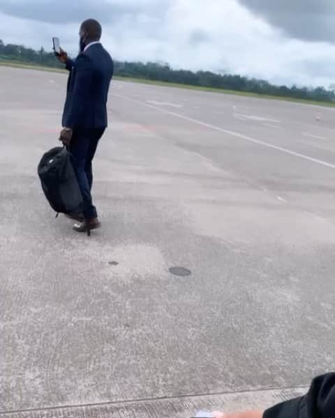 のインスタグラム：「Www.ivoryjetservices.com」