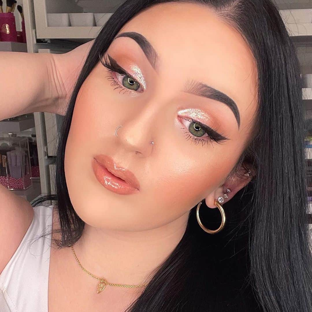 e.l.f.さんのインスタグラム写真 - (e.l.f.Instagram)「@mikaylajmakeup is GLOWING wearing our Jelly Pop Dew Primer (back in stock!) as a base to grip makeup and hydrate the skin 🤩  Tap to shop Jelly Pop Dew Primer for $10 😍 #eyeslipsface #elfingamazing #elfcosmetics #crueltyfree #vegan」1月22日 5時16分 - elfcosmetics