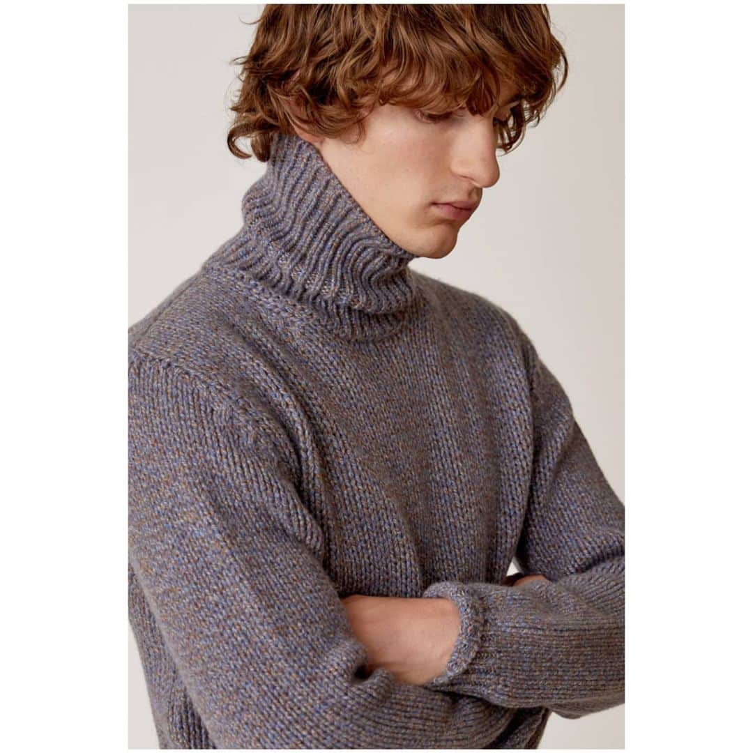 アルテアさんのインスタグラム写真 - (アルテアInstagram)「Altea FW20  Possibly our coziest sweater ever: multi-ply heavy gauge up-cycled Cashmere roll neck.  The yarn has been spun exclusively for us, mixing different colour threads, in a soft winter palette.  #alteamilano #knitwear #madeinitaly #cashmere #upcycling #chunkyknit」1月22日 5時30分 - alteamilano