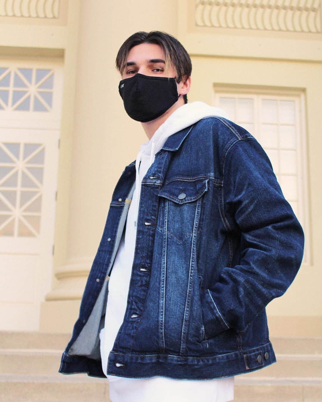 American Eagleのインスタグラム：「“A put-together look on the outside always makes me feel better on the inside, no matter what’s going on.” -@conordrisc」