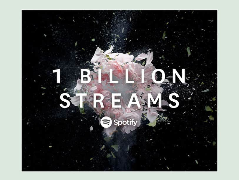 ゼッドさんのインスタグラム写真 - (ゼッドInstagram)「Today marks an unbelievable milestone for me.  “The Middle” w/ @greymusic and @marenmorris just passed 1 BILLION streams on @spotify!!! Huge shoutout to @sarah_aarons & my brothers from @themonsters_strangerz for writing this with us and having the trust and unbelievable patience considering it ended up taking longer than the birth of a child 🤣. I love u guys so much. And thanks so much to everyone who listened to the song and supported it and sang along when I played it live and didn’t switch the radio station when it was played. U guys are the MVPs.  ♥️」1月22日 5時57分 - zedd