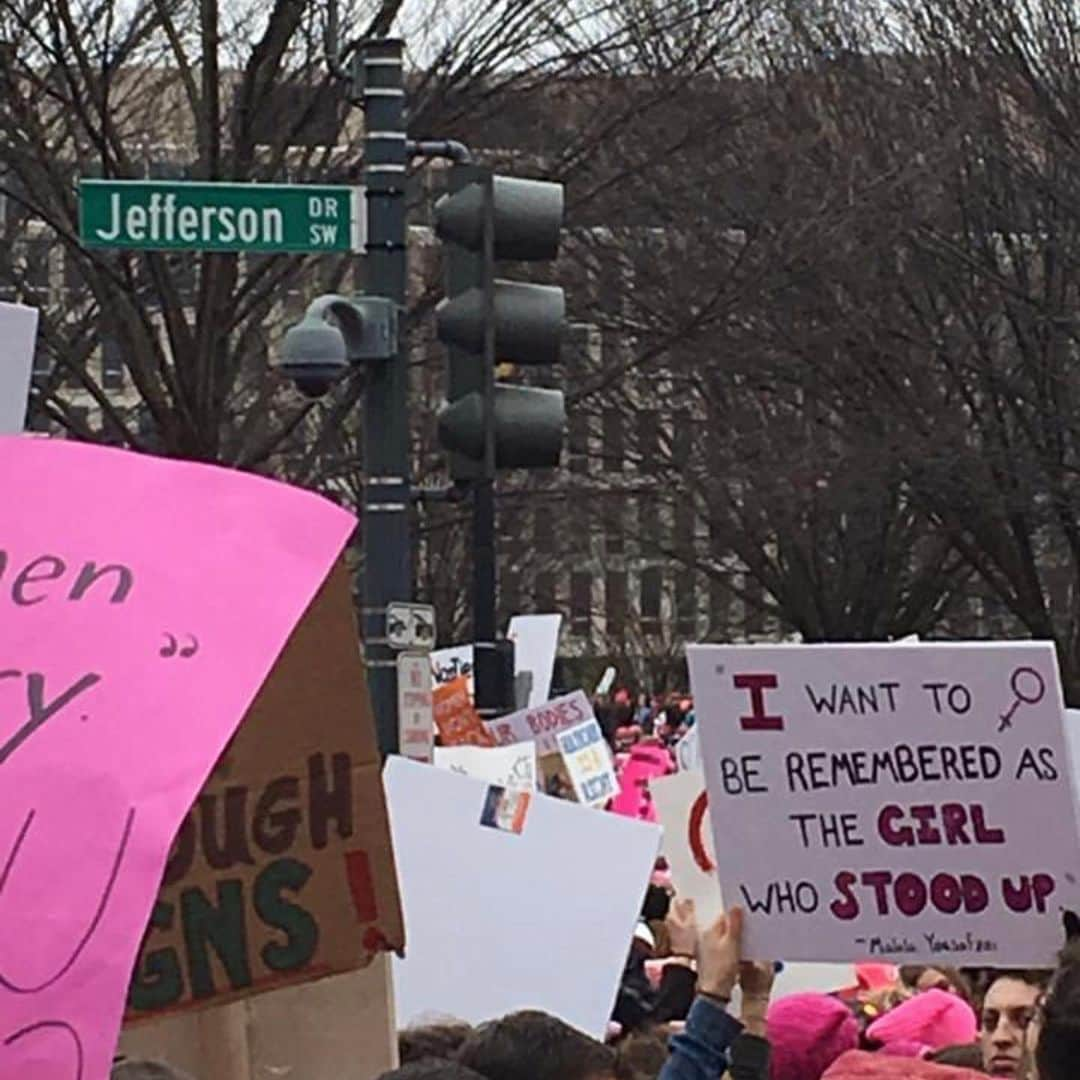 カリスマ・カーペンターさんのインスタグラム写真 - (カリスマ・カーペンターInstagram)「4 years ago on this day I marched on The Mall in D.C. along with nearly half a million other women and between 3-5 million in the US plus 7 million others around the world on 7 different continents. It was powerful! We demonstrated peacefully to remind those in power that women’s rights are human rights. That body autonomy matters. We also gathered to peacefully protest against other agendas by 45’s administration and a broad platform of progressive political positions including native rights and to express environmental concerns. I was also there to advocate on behalf of the National Endowment for the Arts also targeted by 45. This would have also impacted the Institute of Museum and Library Services. Shuttering arts-education and humanities programs leaves life colorless and unimaginative. What are we if we aren’t intellectually elevated, spiritually restored and culturally represented by expressing ourselves through books, poems, music, dance and art? -Dead inside? Machines?   •  As I woke up this morning, after the best night’s sleep in a while, I felt relief that I don’t have to march on the mall today to dissent against all that was being legislated by 45. I don’t have to march for reproduction rights for my nieces, my girlfriends, my son’s future wife or daughter. I don’t have to march against immigration bans, cry out for environmental issues, or job inequality. For LBGTQ+ rights. (For the moment anyway. Keeping a watchful eye though) Today, i don’t have to march because I know there’s an administration at work which is inclusive of the most diverse cabinet ever assembled in our nation’s history. They were elected because they too want to protect Women’s rights and Dreamers. They are accepting of science. They are going to roll out a Covid vaccine plan, get unemployed Americans and small business owners relief payments. They’re keeping Americans homed by implementing emergency eviction moratoriums, helping mortgage holders, uniting families separated at he border, rejoining the WHO, and the Paris Agreement. They will implement gun control (not to be confused w “taking your guns”) which will prevent mass murderers shooting up (cont’d below)」1月22日 5時57分 - charismacarpenter