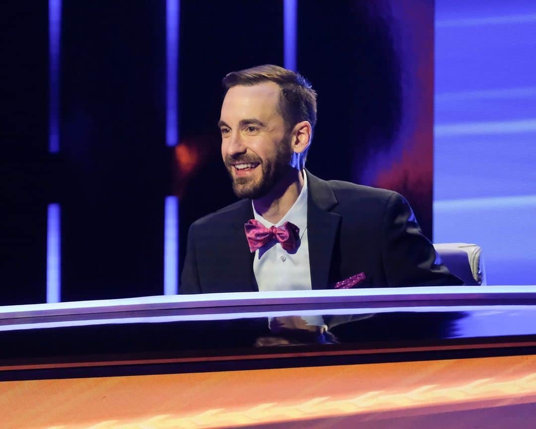 アメリカン・ブロードキャスティング・カンパニーのインスタグラム：「Will tonight's contestants stand a chance against Brad Rutter (aka #bowtiebrad 😉)? Find out on an all-new #TheChase at 9|8c!」
