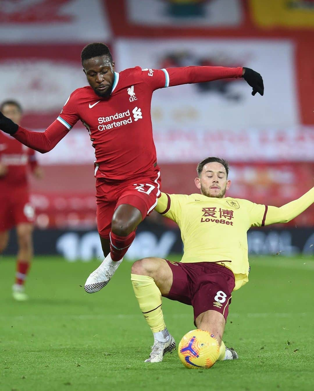 リヴァプールFCさんのインスタグラム写真 - (リヴァプールFCInstagram)「Keep pushing, Reds. Let’s have a big half 👊🔴 #LFC #LiverpoolFC #LIVBUR」1月22日 6時13分 - liverpoolfc