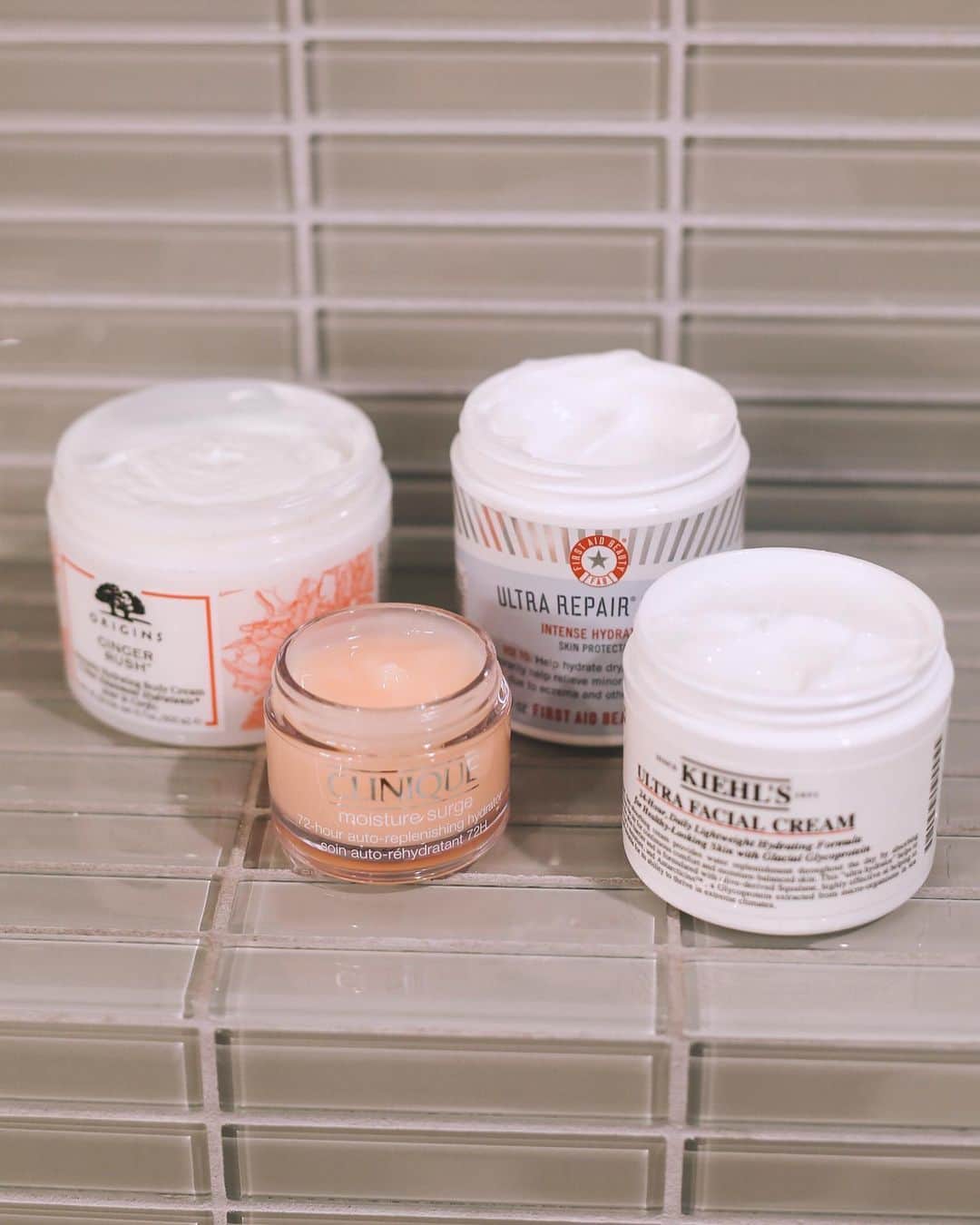 Macy'sのインスタグラム：「Let’s get into hydration 👏  •  Get it asap with Same-Day Delivery powered by @doordash. Just order by noon or get it next-day.」