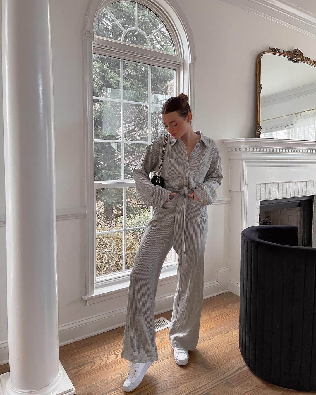 Kelsey Simoneのインスタグラム：「Feels like pajamas, looks like  ✨ fashion ✨ #revolveme」