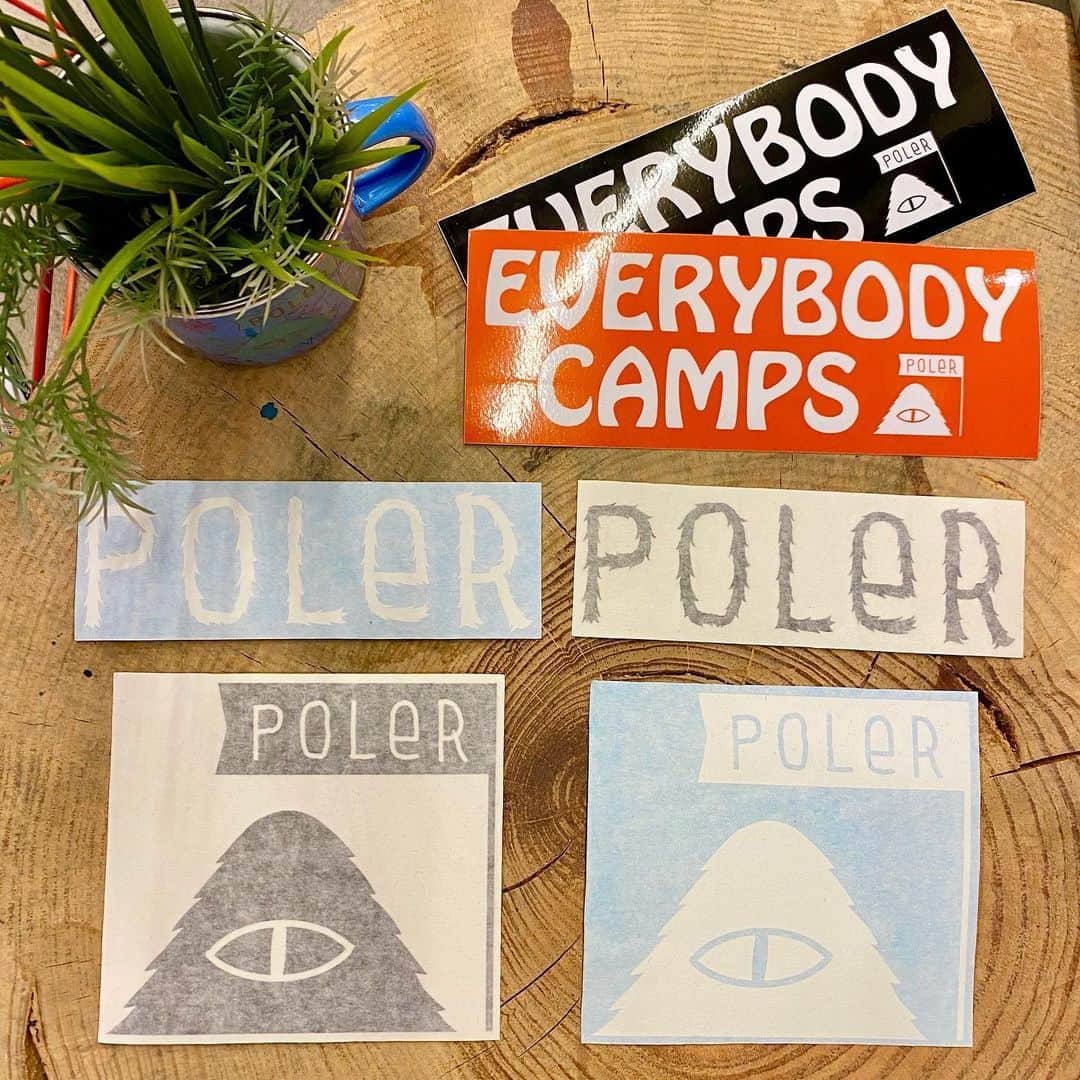 Poler Outdoor Stuffさんのインスタグラム写真 - (Poler Outdoor StuffInstagram)「We just brought our classic vinyl decals back, by popular demand, as well as our new “EVERYBODY CAMPS” bumper sticker! *in-store only for now* #campvibes」1月22日 6時22分 - polerportland