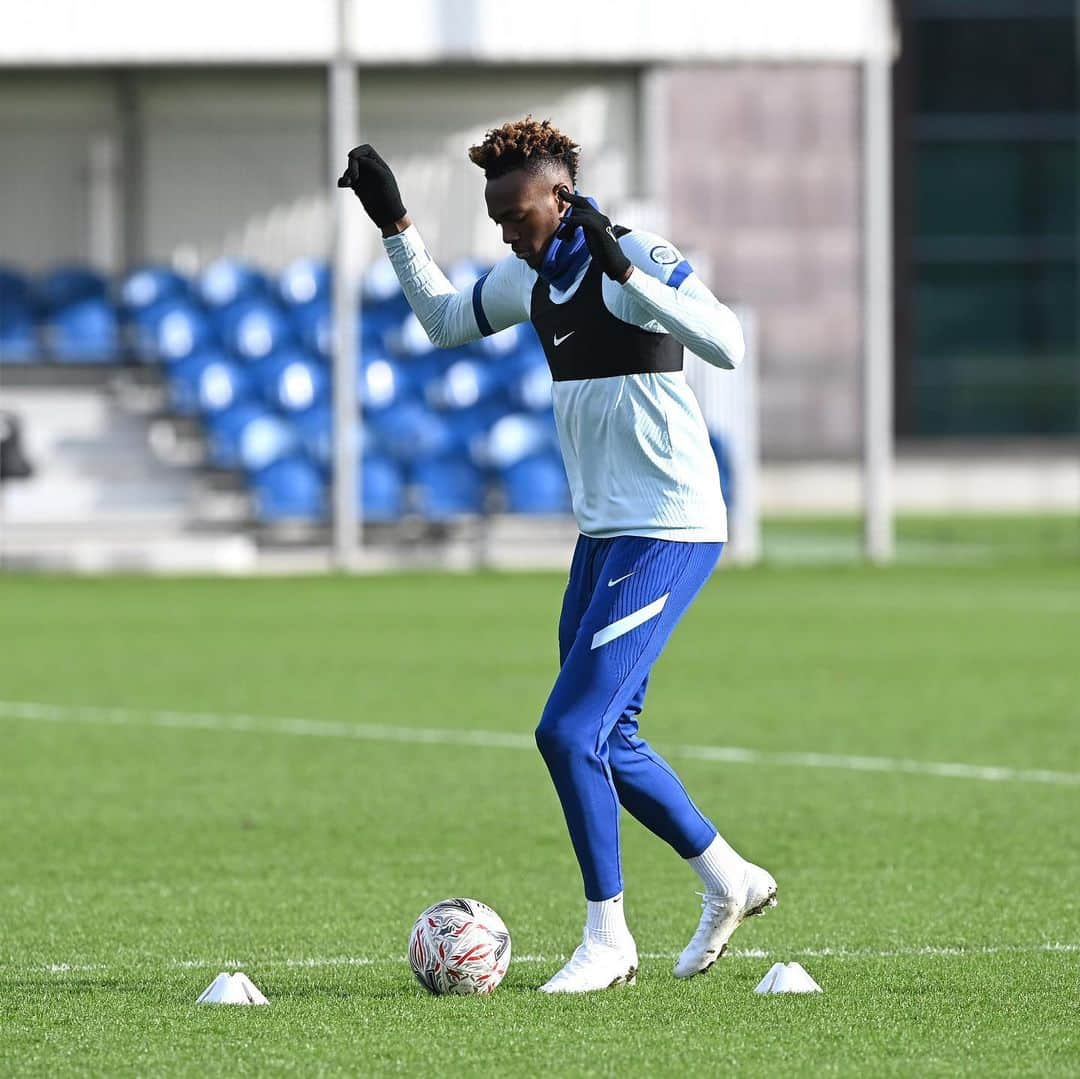 チェルシーFCさんのインスタグラム写真 - (チェルシーFCInstagram)「Some extra work after training. @TammyAbraham 💪⚽️ #CFC #Chelsea」1月22日 6時32分 - chelseafc