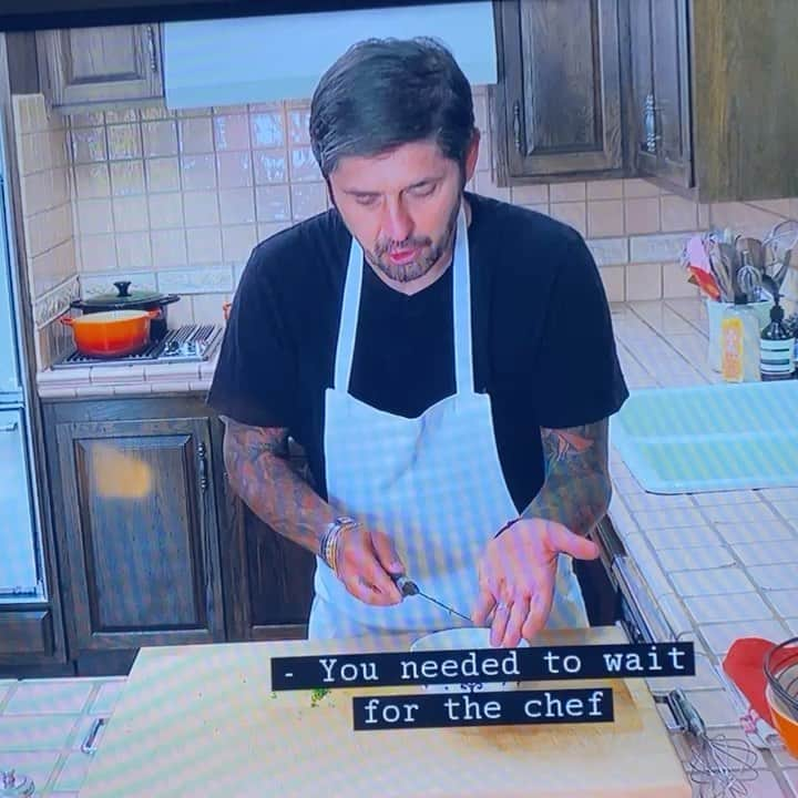 ラッシャッド・ジェニングスのインスタグラム：「Yo! I’m trying to learn how to cook from renowned chefs. So I checked out @chefludo giving @selenagomez a lesson but when the chef don’t know how to count, it can be confusing! 🤣 #SendHelp #ShadTheChef」