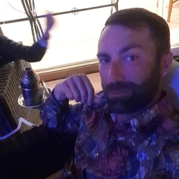 アントニオ・フローロ・フローレスのインスタグラム：「La morte non è la perdita più grande della vita. La più grande perdita è ciò che muore dentro di noi mentre viviamo...mi manchi fratello mio❤️❤️❤️ +34」