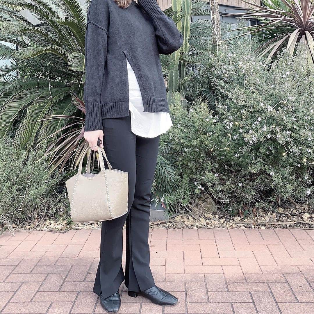 内藤沙季のインスタグラム：「私服さん👯‍♀️ tops：lowrysfarm  pants：c1989 bag：beautyandyouth  shoes：lowrysfarm」