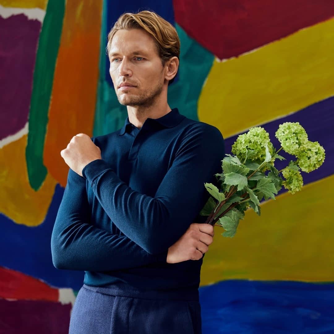 のインスタグラム：「In 2020 we re-introduced our Anglo Indian Gauze fibre, which is a blend of both merino and cotton fibres to create a trans-seasonal garment that offers the best benefits of both fibres. Take a look at www.johnsmedley.com to find out more…	 #MadeinEngland」