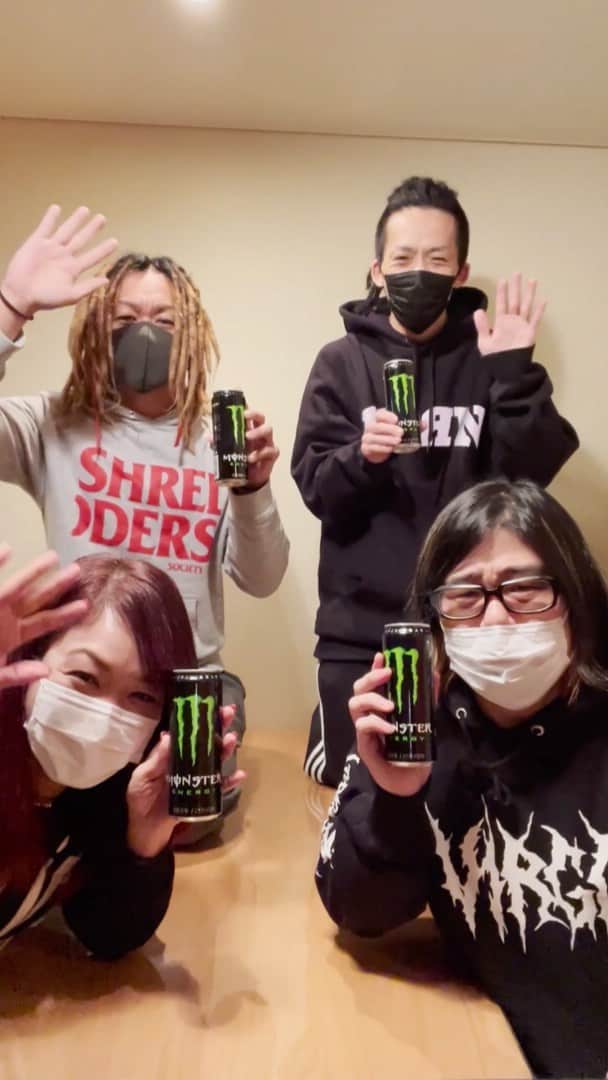 マキシマム ザ ホルモンのインスタグラム：「#2021も野性を解き放て #MonsterEnergy」