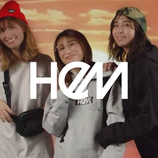 高松チェルシーリナのインスタグラム：「. この前お仕事させていただいた、@hem_japan の新作ムービーが公開されました♪💕 . 仲良しのいろは　@irohayanagi と、 初めましてだったおかもとまりさん❤️ @okamotomari1213  . 映像に合わせていろんな動きをした撮影でとっても楽しかった🏀✨ オシャレで素敵なムービーになってます💡 ぜひ見てみてね♪ . #ヘム#hem#hem_bag#ヘムバッグ#rainbowworks#レインボーワークス」