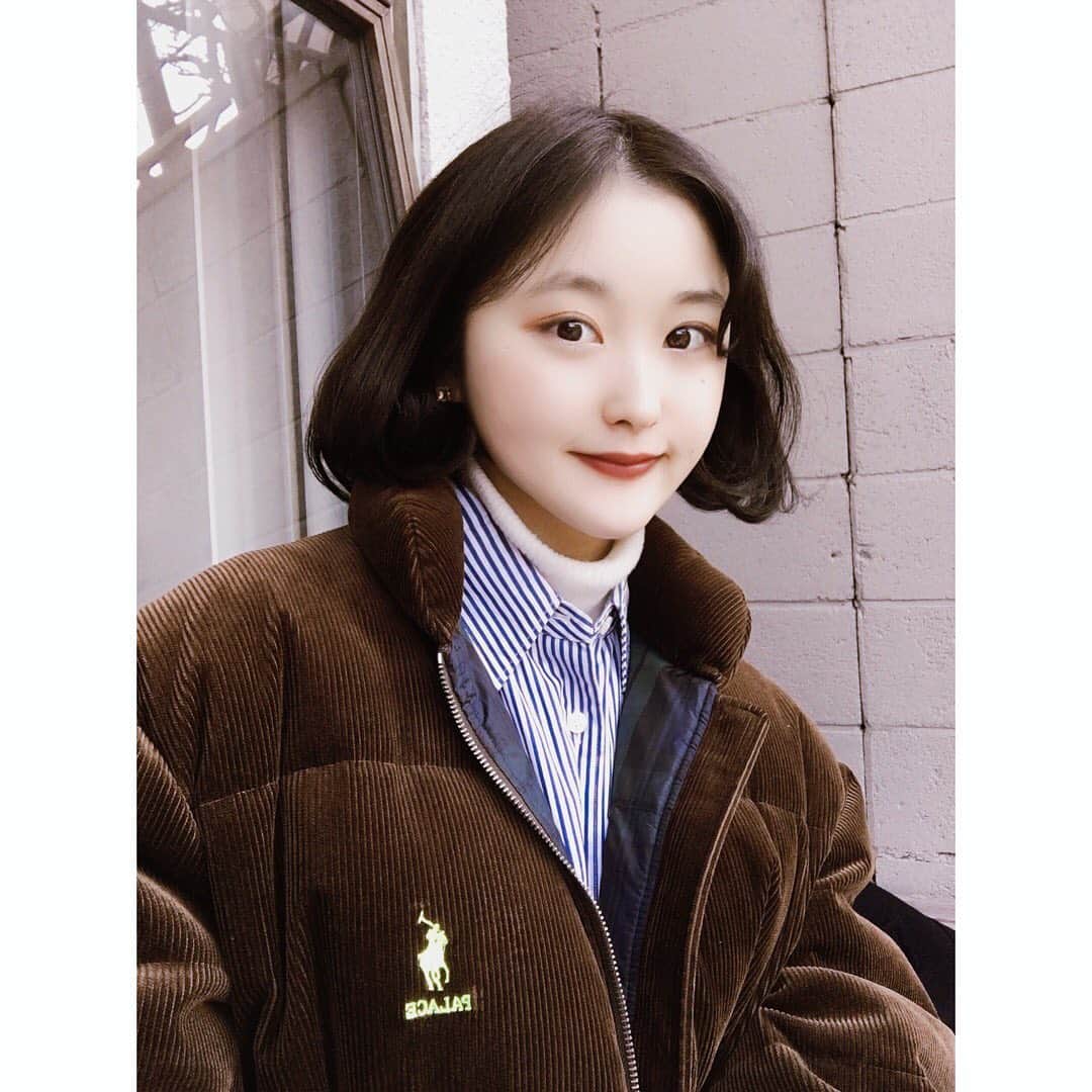 のインスタグラム：「😗」