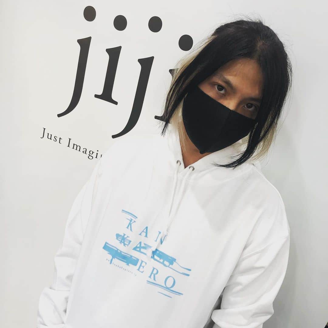 滝口大樹のインスタグラム：「おぬーのグッズです。 気怠い顔しかできません。 #感覚ピエロ」