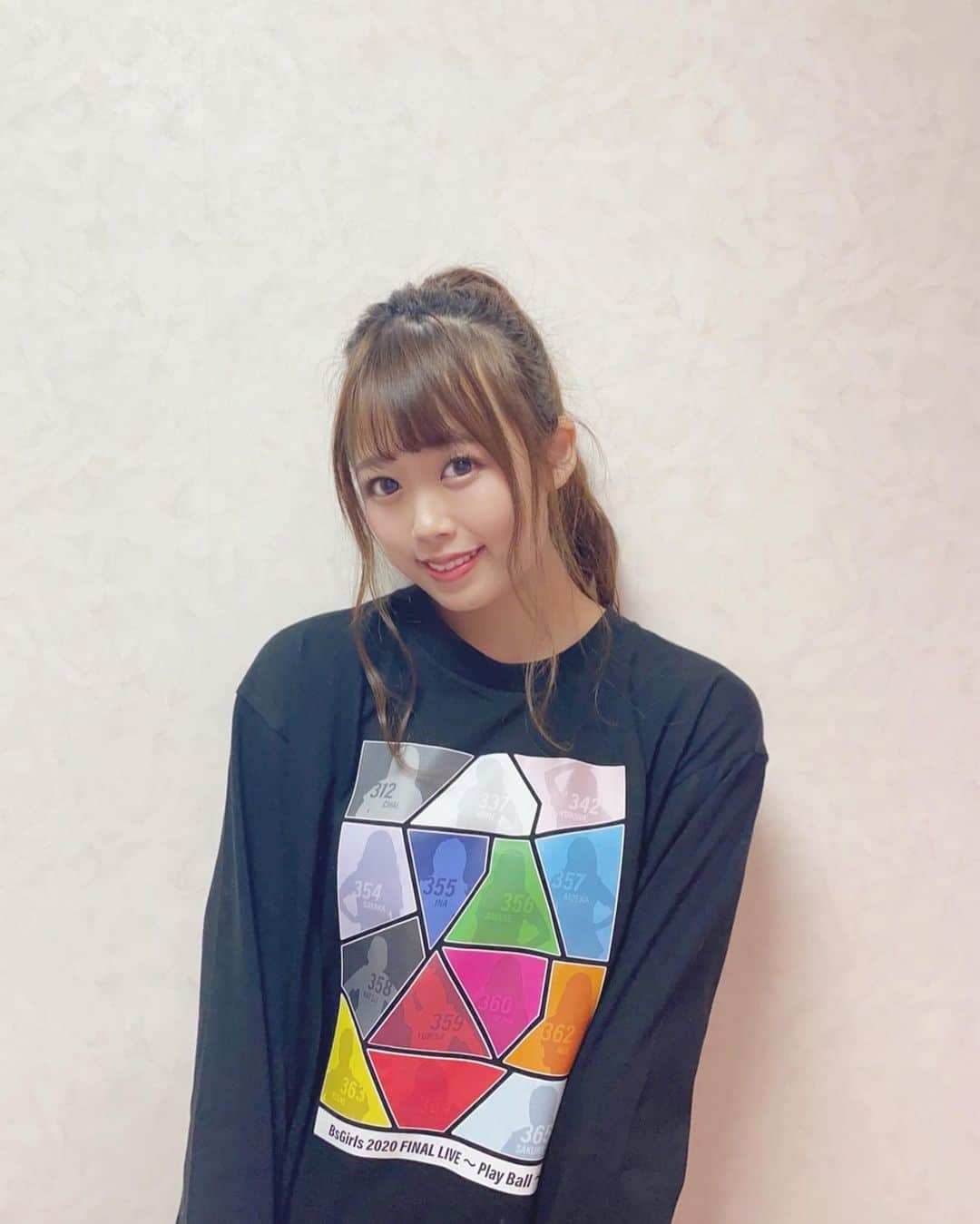 REINAさんのインスタグラム写真 - (REINAInstagram)「﻿ 🗣ファイナルライブグッズ🌈♡﻿ ﻿ ﻿ ✿BsGirlsファイナルライブロングTシャツ﻿ ﻿ ✿BsGirlsファイナルライブトートバッグ﻿ ﻿ ✿BsGirlsファイナルライブフェイスタオル﻿ ﻿ ﻿ 色も形も違う14つのパーツが合わさり﻿ “ひとつ”になるように考えました！🧩✨﻿ 個性溢れるメンバーカラーで﻿ ファイナルライブらしい﻿ デザインにしてみたのですが、、、﻿ ﻿ ﻿ いかがですか？？🙈🙈💭﻿ ﻿ ﻿ 他にも、﻿ シーズン中のオフショットのグッズや﻿ 寄せ書きグッズなどもあります📸✌🏻✨﻿ ﻿ ﻿ 是非、公式HPチェックして下さいね☺️🌼﻿ ﻿ ﻿ ﻿ ﻿ ﻿ ﻿ #オリックス #BsGirls #Bs2021 #NPB ﻿ #buffaloes #ORIX #プロ野球 #baseball ﻿ #野球 #野球好き #オリ姫 #野球女子﻿ #オリックスバファローズ ﻿ #FINAL #LIVE #ライブグッズ #グッズ紹介﻿ #reina_bsgirls #reina_360 #SMILE ﻿ #instalike #followme」1月22日 18時24分 - reina_bsgirls_360