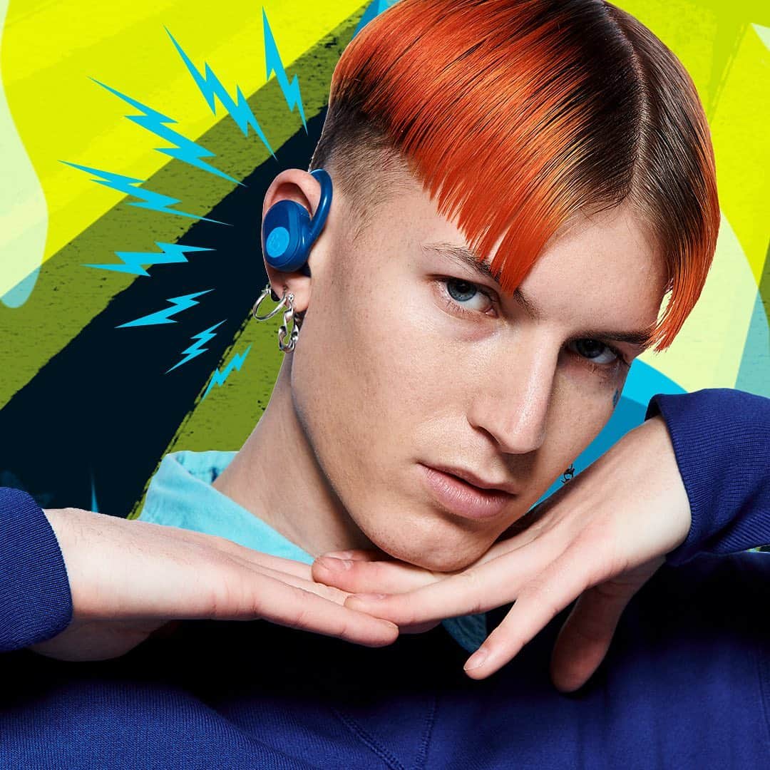 Skullcandy Japanのインスタグラム：「山をも動かす力がみなぎる！？限定版 Determined Push Ultra Blue アートポスター付きで最高の音楽を聴いたらそれが可能に感じるかも！？  🔒 調整可能なイヤーフック 💦 IP67等級の防水・耐汗・防塵性能 🔋 最長40時間バッテリー+急速充電  限定カラーはタップ先にて💀  #FeelDetermined #FeelSkullcandy #MoodBoost #スカルキャンディー #完全ワイヤレスイヤホン #イヤホン」