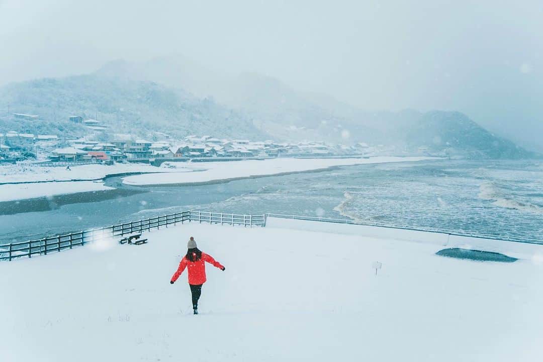 yukiさんのインスタグラム写真 - (yukiInstagram)「・ ・ ・ Wonderful winter days ・ ・ ・ ◉sty830 base shop◉ https://sty830.base.shop/ ・ ・ ・ #新潟　#雪　#雪景色　#こめぐりの郷公園」1月22日 18時41分 - sty830