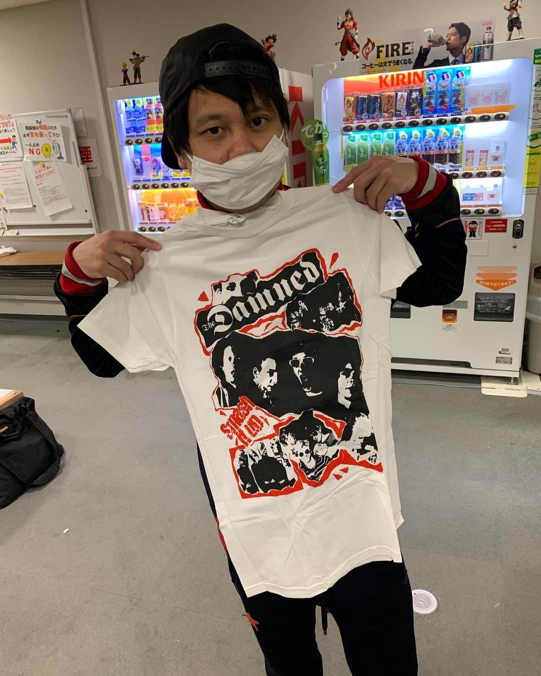 池田真一のインスタグラム：「タグ誕生日おめでとう！ 今年はTHE DAMNEDとoi! Tシャツをプレゼント！ 我ながらめちゃくちゃタグなTシャツ選べたと思います！ 久しぶりに三重のPUNKショップVORTEXで買い物(通販)した！ 相変わらず渋いアイテムいっぱい！ かっこいいPUNKの服いっぱいあるよ！覗いて見てね！ web-vortex.com」