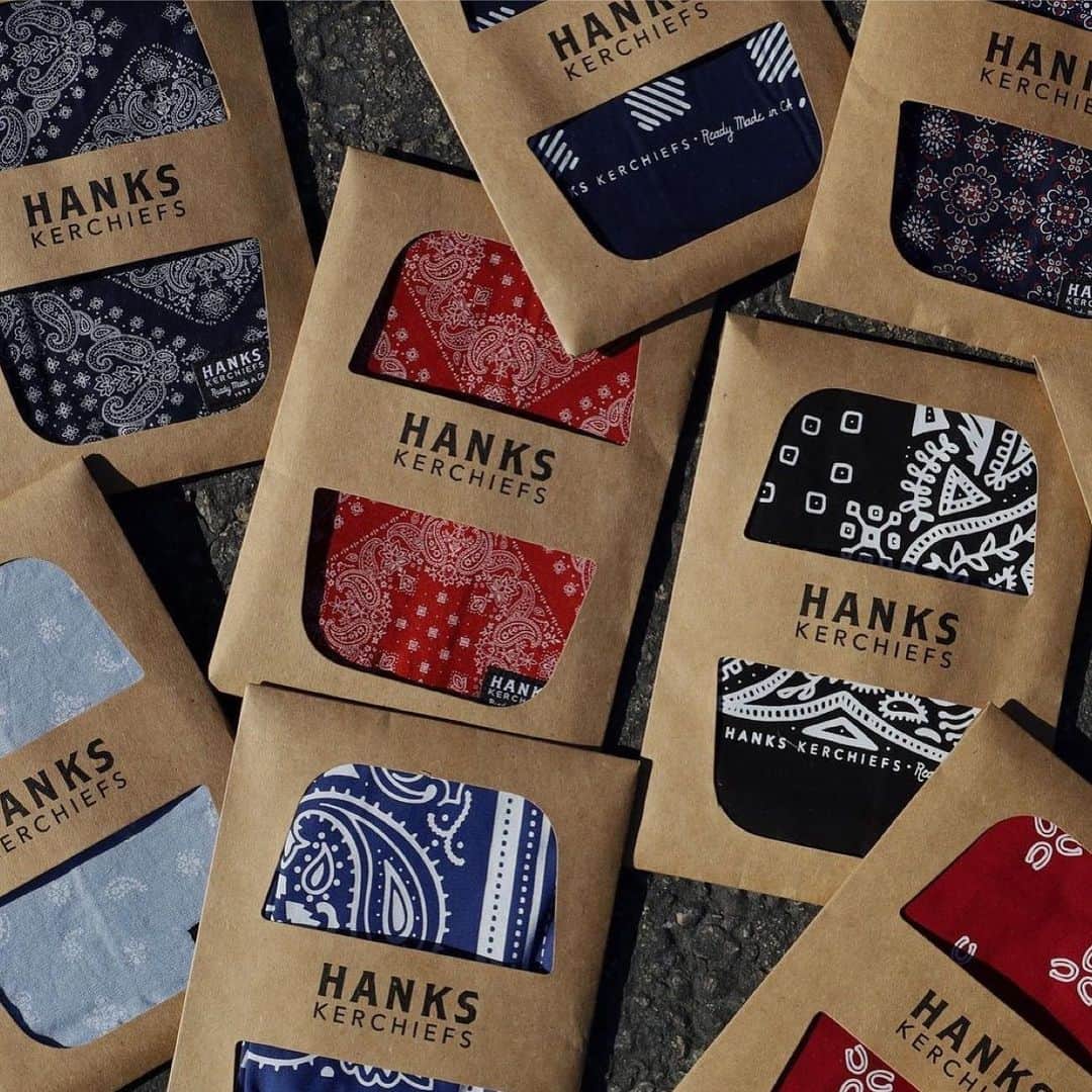 コリン・ハンクスのインスタグラム：「Chances are one of your favorite Hanks Kerchiefs that you’ve been eyeballing is on sale right now... 50% OFF! Go get it! Hankskerchiefs.com #hanks #hankskerchiefs #beready #readymade #notabandana #sale」