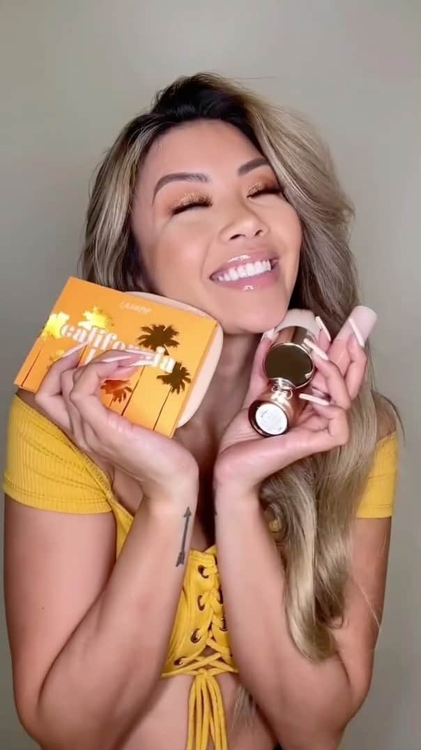 リアン Vのインスタグラム：「Love my new bundle I just launched with @colourpopcosmetics ✨ It’s called “Cali Glow” and It’s available NOW! ✨」
