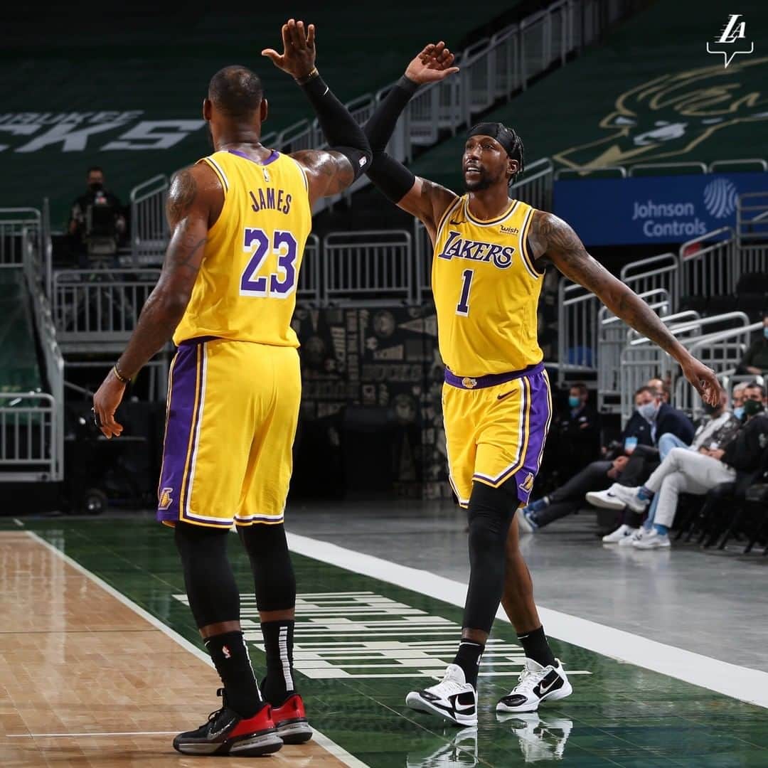 Los Angeles Lakersさんのインスタグラム写真 - (Los Angeles LakersInstagram)「KCP with the one-legged, 35-foot buzzer-beater 🤯🤯🤯」1月22日 11時03分 - lakers