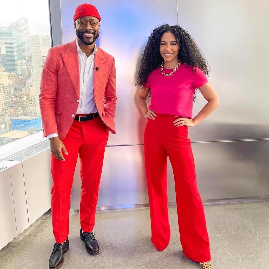 パブリッシュブランドのインスタグラム：「Coordinate 101 with @nateburleson x @chesliekryst. Nate is rocking our signature “Roll Cap ™️”.  . . . . #publishbrand #todayfortomorrow #rollcap」