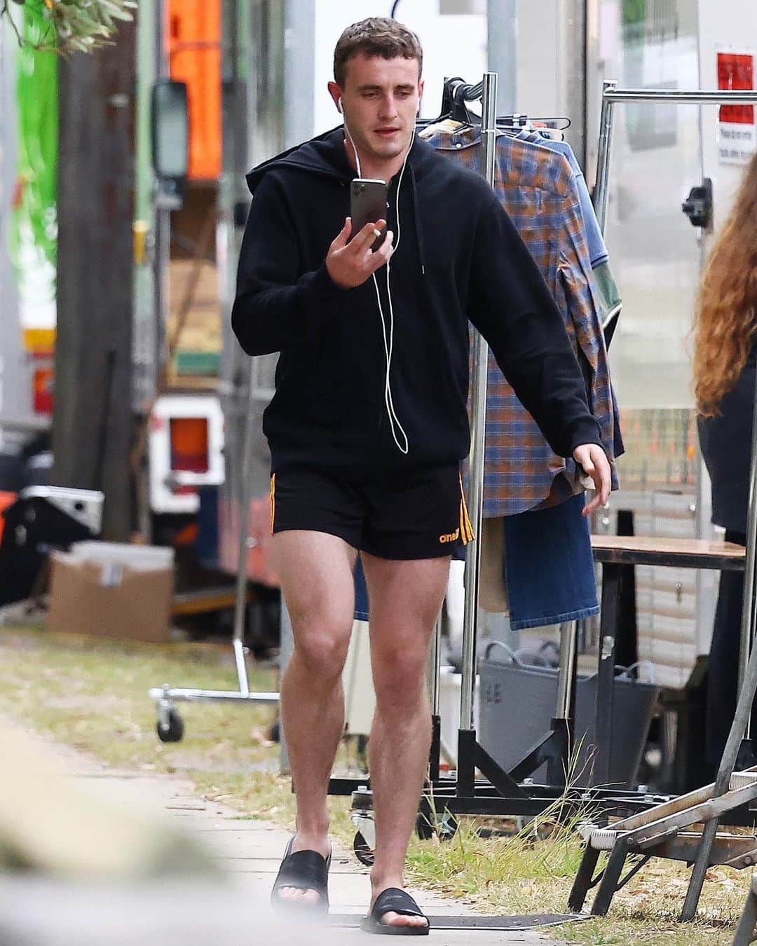 Just Jaredさんのインスタグラム写真 - (Just JaredInstagram)「“Normal People” actor @paul.mescal loves his short shorts and we love him for it. He was just spotted on the set of his upcoming movie “Carmen,” an adaptation of the famous opera. #PaulMescal Photos: Backgrid」1月22日 10時58分 - justjared