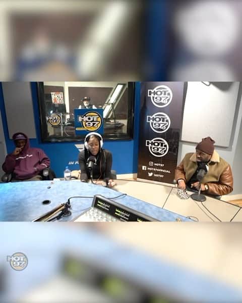 ファンクマスター・フレックスのインスタグラム：「@fakebitcheshero x @funkflex !!!! Yes sir!!! @djcosmickev x @gillie_da_king x @wallo267 !!!! WHO SHOULD I HAVE I NEXT TO DROP BARS?」