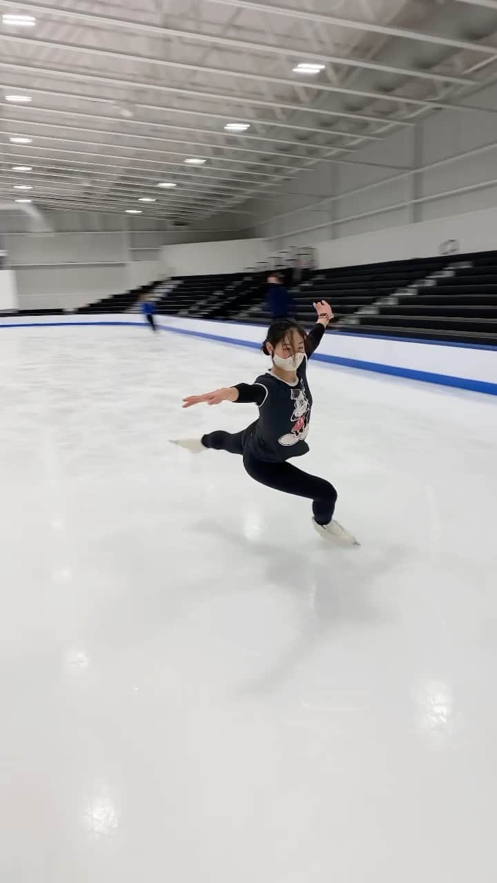 長洲未来のインスタグラム：「Triple loop ⛸」