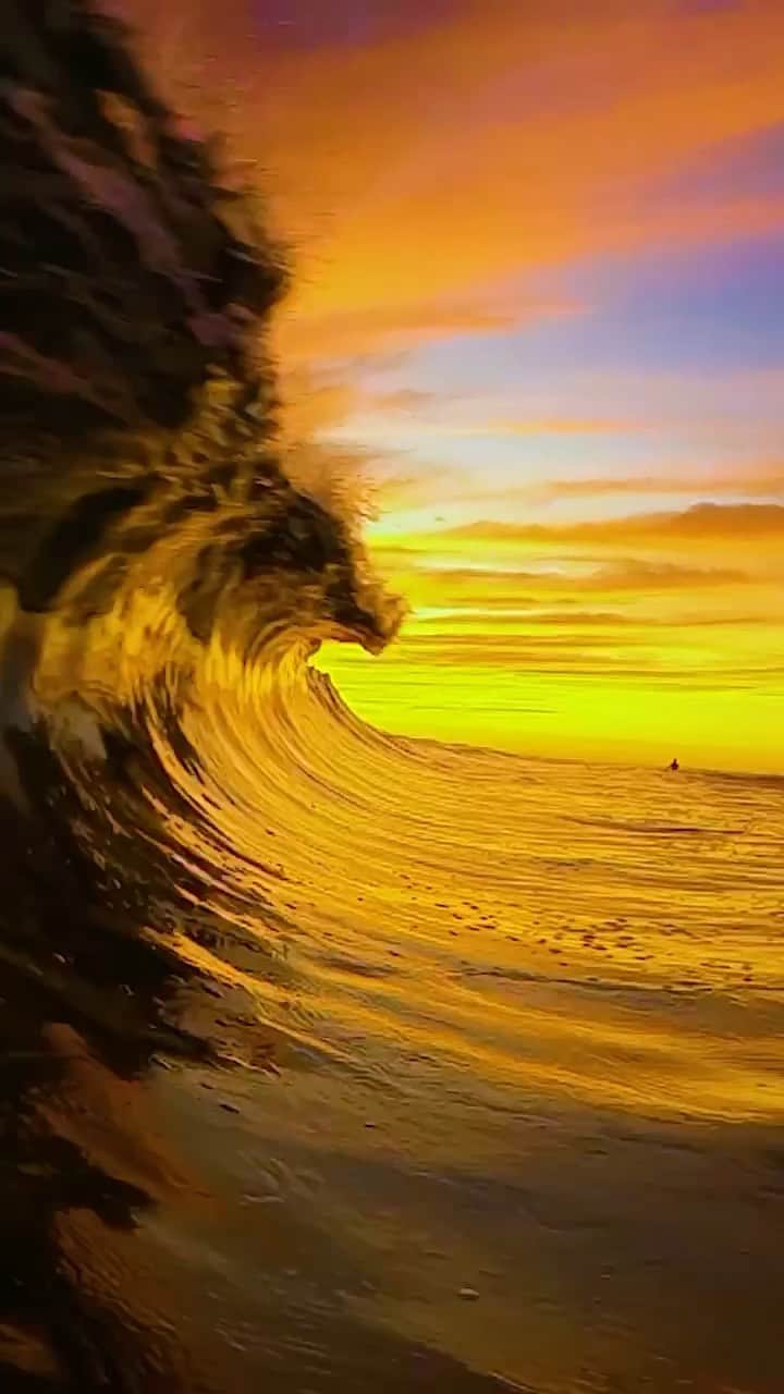 Robbie Crawfordのインスタグラム：「#satisfying @smkflwr #GoPro」
