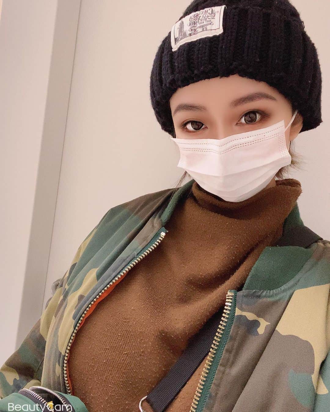 大石ほのかのインスタグラム：「今日はもっとメイク濃いいい笑笑 久しぶりメイクするって楽しくて笑😂💜  お仕事探しに来てるよーん🚶🧡👋  らいちゃん今日もお出かけごめんねっ 今日までだからねっ やらなきゃな事ギュッて詰めておいたから後はずーっとらいととの時間👶🏻💙  #likeforlike#❤️#いいね#followforfollowback#follow#me#baby#ベビスタグラム#赤ちゃん#男の子ママ#BabyBoy#love#赤ちゃんのいる生活#Instagood#かわいい#dog#犬#宝物#ベビー#家族#family#followｍe#follow4follow#f4f#pretty#cutedog#出産#男の子#ママスタグラム #ママ」