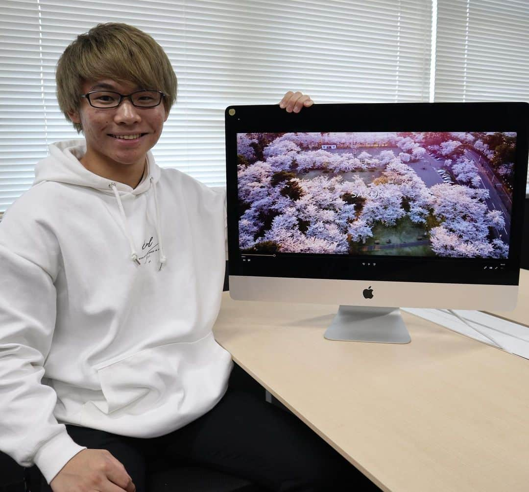 NCC新潟コンピュータ専門学校さんのインスタグラム写真 - (NCC新潟コンピュータ専門学校Instagram)「✨ビデオグラファーに内定✨ CG•Webクリエーター科2年制　比企さん * 就職先＊ 株式会社MAD PRODUCTION 職種＊ ビデオグラファー(映像作家) 意気込み＊ 中学生の時から夢見た業界へ内定できて嬉しいです！これからも楽しんで制作します。  #就職 #内定 #内定おめでとう #おめでとう #デザイナー #3D #cg #デザイン #ビデオグラファー #クリエーター #専門学校 #dtp #動画 #映像 #クリエイティブ #新潟 #新潟コンピュータ専門学校 #nsgカレッジリーグ #好きを仕事に」1月22日 12時02分 - ncc_niigata