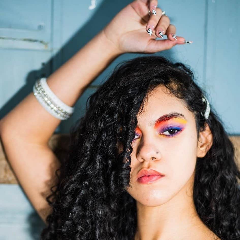 のインスタグラム：「Raise your hand to @joebiden @withregram • @yeilythegoddess “Oh baby I’m full of the moon” 🌙  ... Feat. “F*ck With Me” sung by meeee @yeilythegoddess 🌬🌹 📸: @jaspershepardphoto & @franswercaptures 🤍」