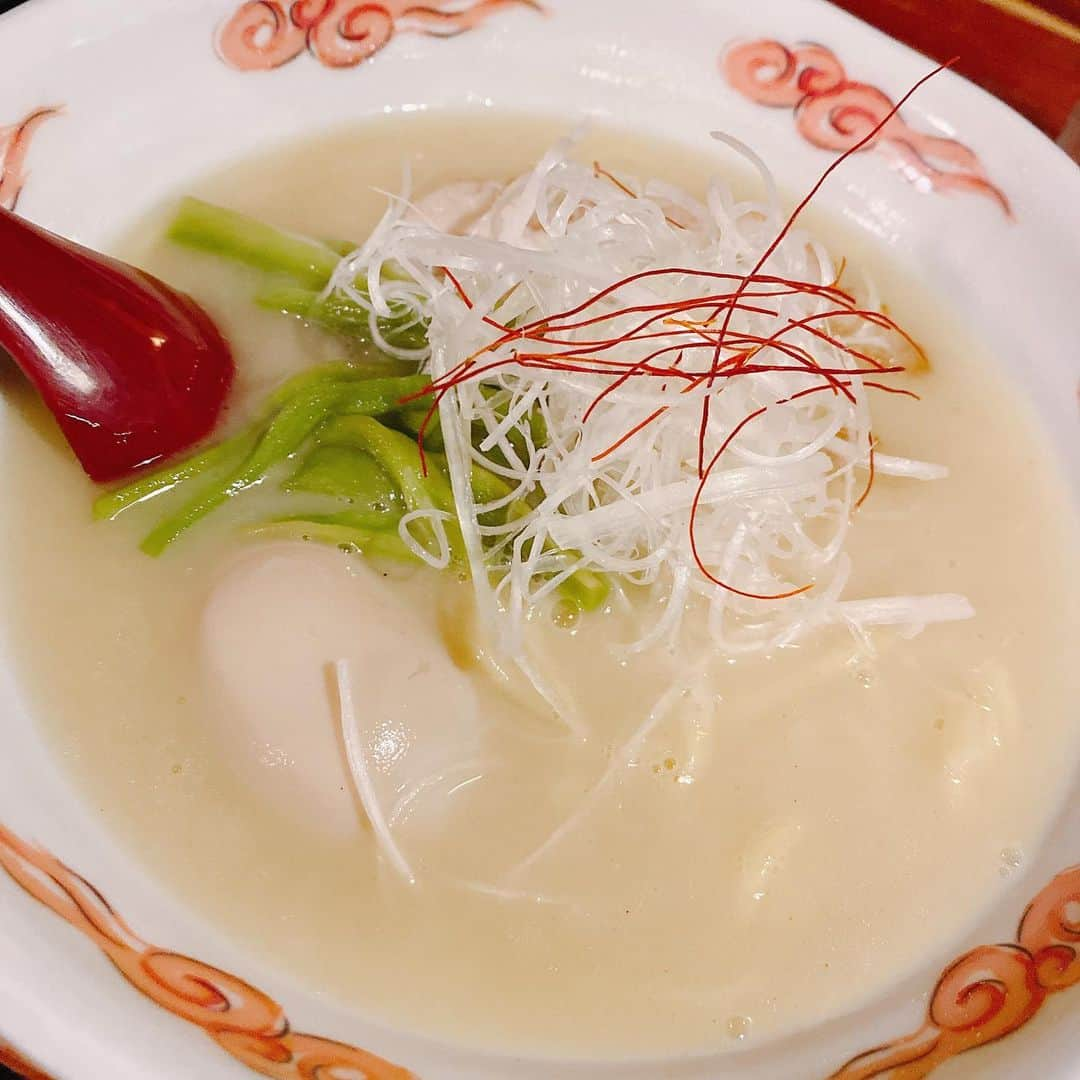 長久梨那さんのインスタグラム写真 - (長久梨那Instagram)「． おいしいラーメン食べたい🍜 これは日暮里にある #ぶらり の鶏白湯ラーメン🍜 ここのスープめっちゃおいしかったー😍✨ 日暮里は他にも #馬賊 とかおいしいラーメン屋さん豊富よね😋💕」1月22日 12時02分 - rinanagahisa