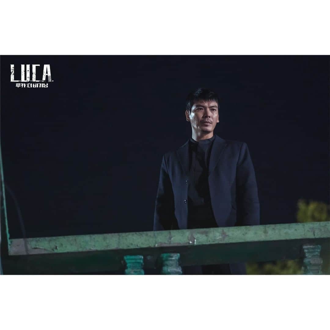 tvN DRAMA【韓国】さんのインスタグラム写真 - (tvN DRAMA【韓国】Instagram)「외로운 도망자 김래원 VS 광기의 추격자 김성오 숨멎을 부르는 두 남자의 처절한 사투🔥  #새월화드라마 #루카더비기닝 2월 1일 [월] 밤 9시 #tvN 첫 방송 #김래원 #이다희 #김성오  #루카 #luca」1月22日 12時21分 - tvn_drama