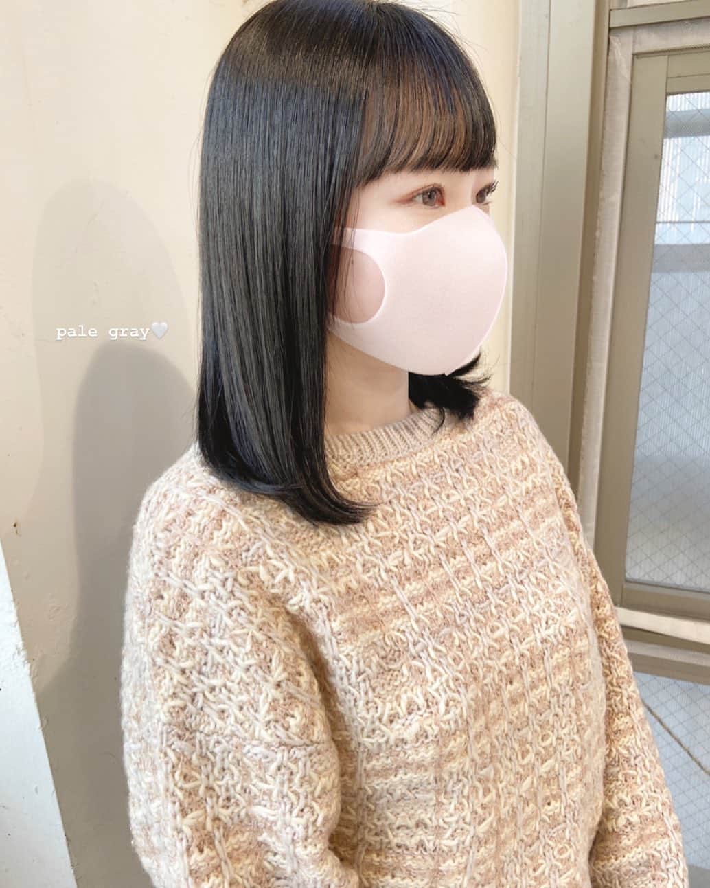 佃加菜のインスタグラム：「pale gray🤍 透ける色味のグレー🤍 🤍色素を薄く暗くしたい 🤍赤みが嫌🐰 🤍暗めでもペールトーンのお洋服に合わせたい 🤍肌がくすむのが嫌で明るく見せたい 方にオススメな淡色のグレー🤍」