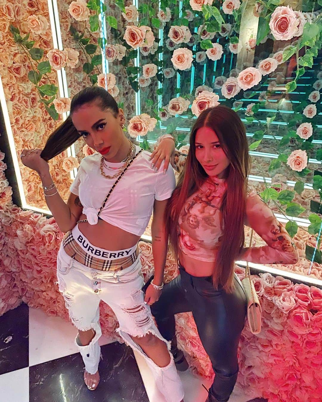 euanittaさんのインスタグラム写真 - (euanittaInstagram)「Dinner with my homie @cris_chil」1月22日 12時47分 - anitta