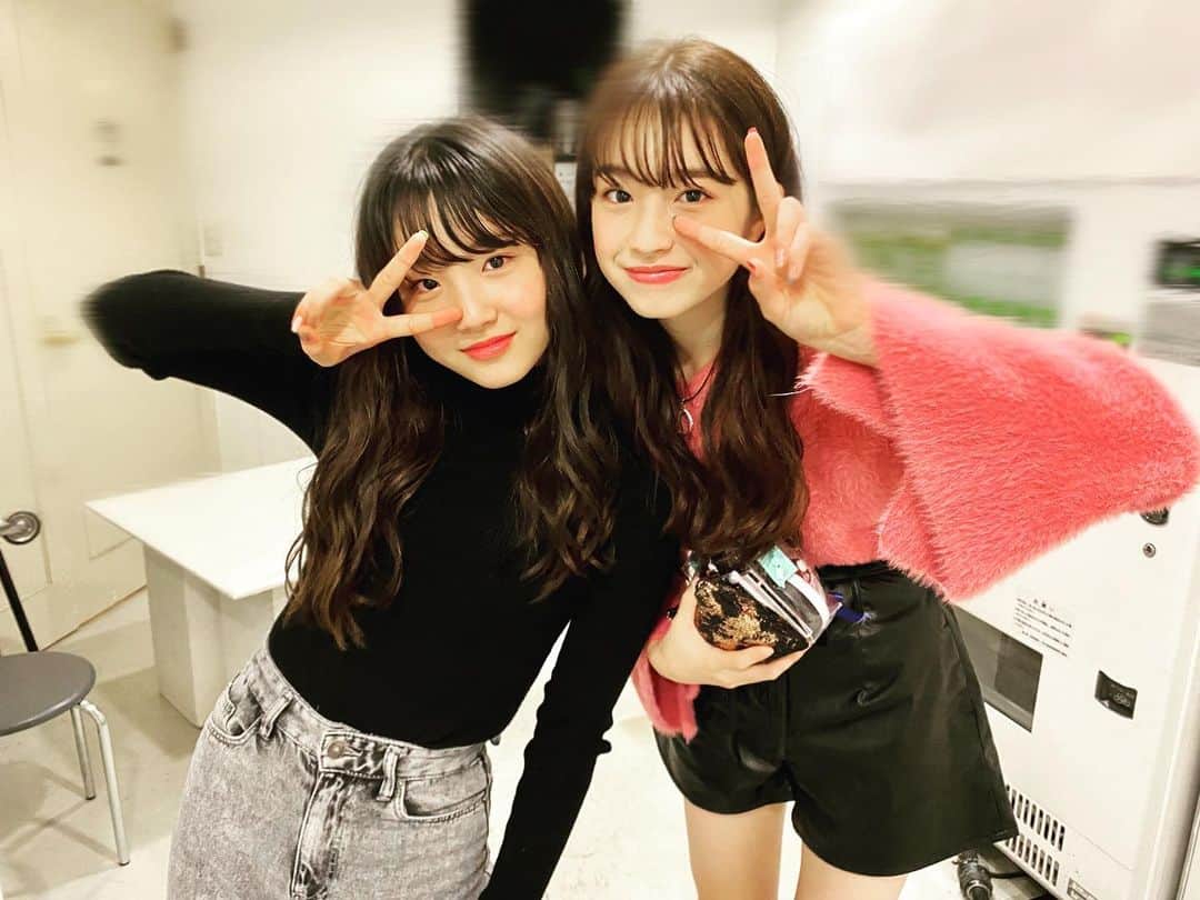 ニコ☆プチのインスタグラム：「♡♡♡ . 私服が大人っぽな なかよしアヤナココ👭💟 . #ニコプチ #プチモ #井口虹姫 #葛西杏也菜」