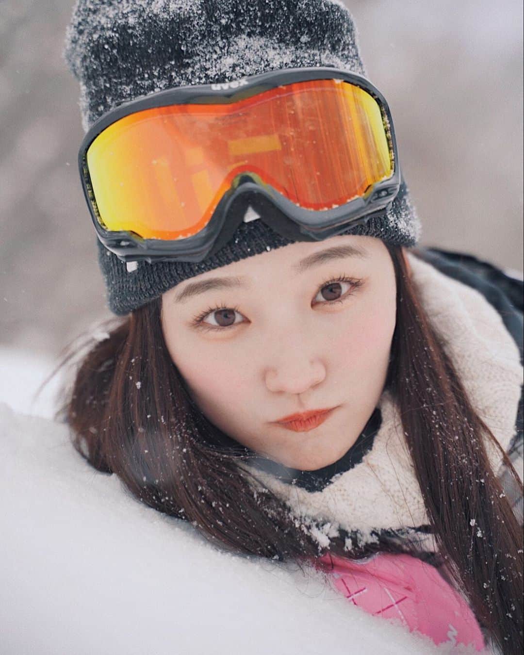 加藤早和子のインスタグラム：「❤︎ ぜんぶ雪のせい  . . #スノボ #ウインタースポーツ #一眼レフ #カメラ #時差 #過去pic #大学生 #冬休み #彼女感 #ドアップ」