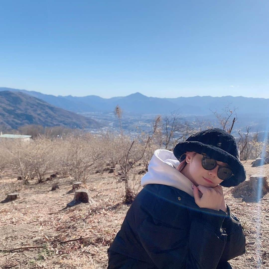 吉澤友貴さんのインスタグラム写真 - (吉澤友貴Instagram)「秩父三大神社✨ 宝登山神社に初めて行ってきた〜💓  大自然に囲まれてる神社は特に大好き🗻 寒かったけど宝登山の山頂まで行って景色も空気も綺麗で気持ちよかったぞい！  #埼玉#秩父#宝登山神社#秩父神社#三峯神社#神社巡り#御朱印#神社#御朱印巡り」1月22日 13時03分 - yuki_yoshizawa_