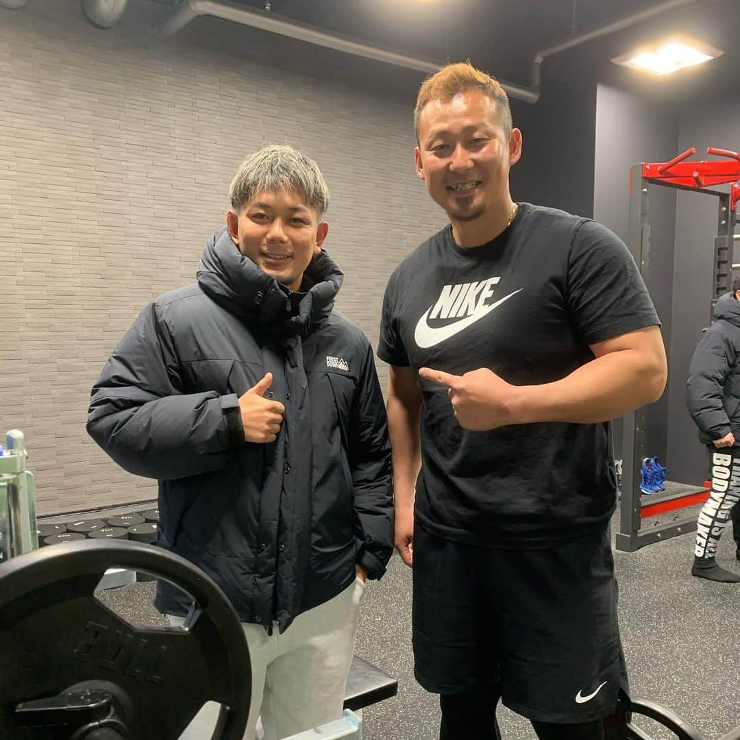 中田翔さんのインスタグラム写真 - (中田翔Instagram)「今年もしっかりトレーニングできました！！剛さん含めサポートしてくれた全ての方に感謝して今年1年全力で戦いますか！！ #中田翔#自主トレ#アームカール中田」1月22日 13時19分 - shonakata_official