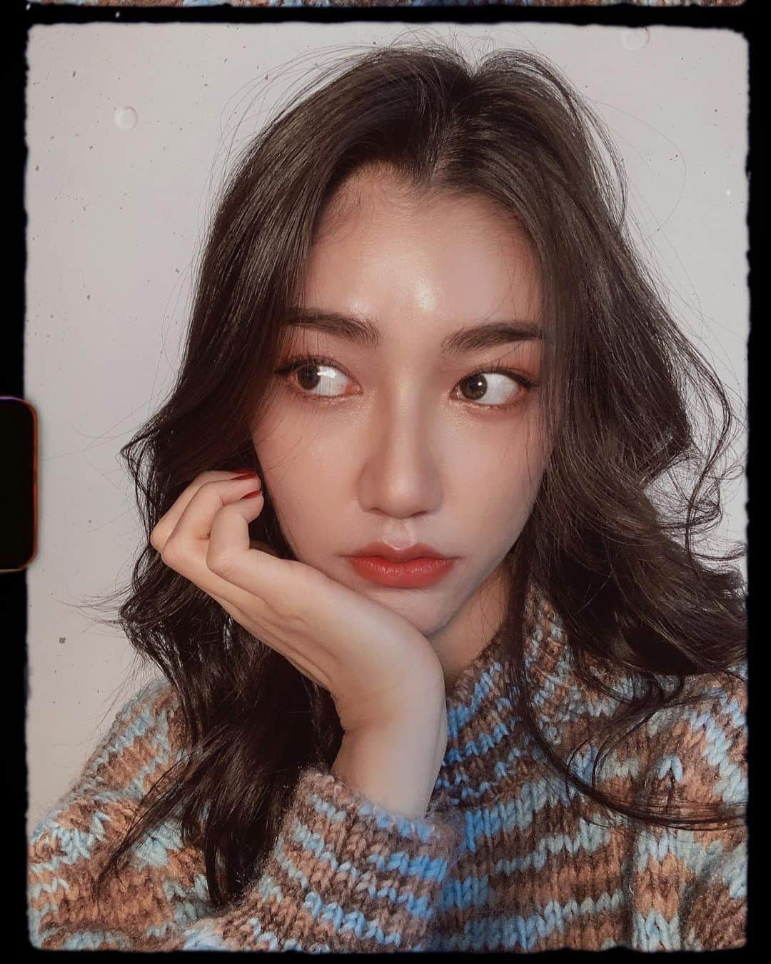 松本優のインスタグラム：「. . #オルチャンメイク　♡ . . メイクで遊ぶの楽しいねええ @amuse チークとティント可愛いよおお🥰 . . #makeup#make#lip#koreanmakeup#メイク#韓国メイク」