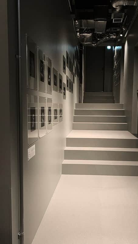 のインスタグラム：「KAIKA TOKYO the share hotel.  1人2000円弱で泊まれてギャラリーにカフェに豊富なアメニティに最高な空間です💭 今流行りの韓国っぽホテル♡♡」