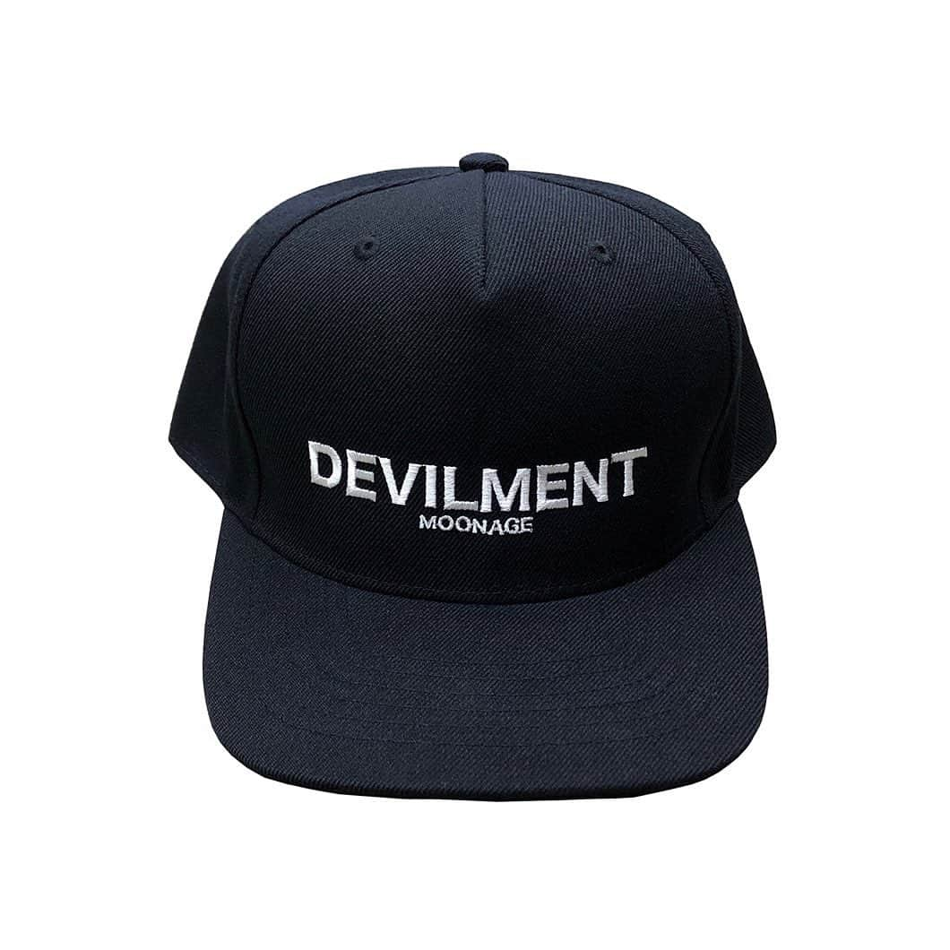 ムーンエイジデビルメントのインスタグラム：「new arrival﻿ ﻿ today﻿ ﻿ MOON AGE DEVILMENT﻿ ﻿ mhw-0175﻿ EMBROIDERY FLAT VISOR﻿ COLOR:BLACK﻿ SIZE:F﻿ MATERIAL:Ac-85% W-15%﻿ PRICE:￥8,800＋TAX﻿ ﻿ #moonagedevilment #glamaddiction」